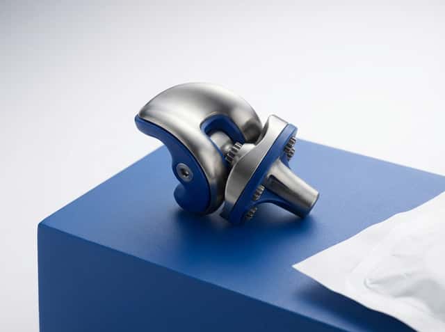 Smith+Nephew cover